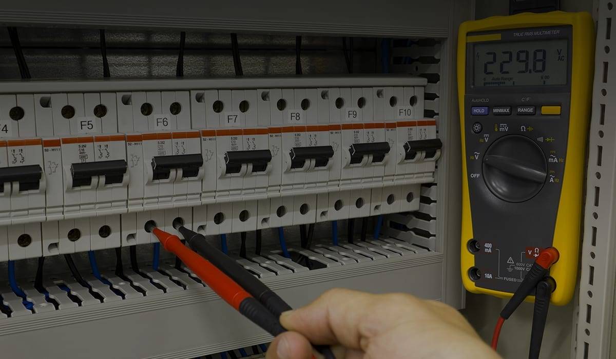 18th edition consumer unit fuse board and electricians multimeter